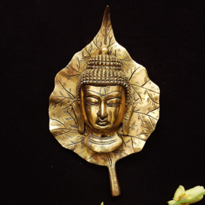 Buddha face in Leaf