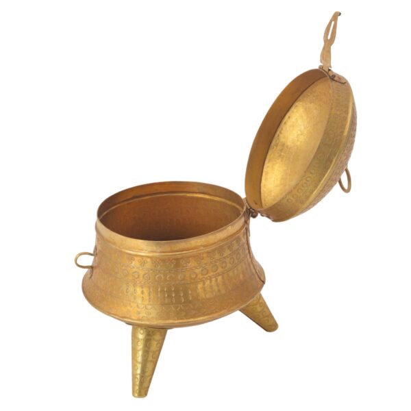 Box With Stand
