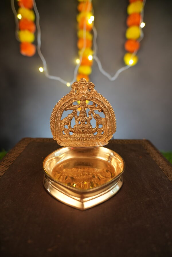 Brass Gajalakshmi Diyo 5.5 Inch KBH09926