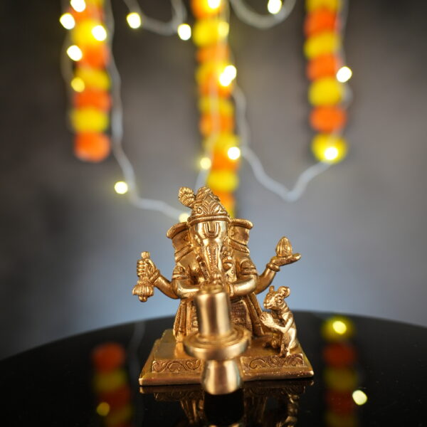 Brass Ganapati Worshipping Shivalinga 3.8 Inch KBH09936