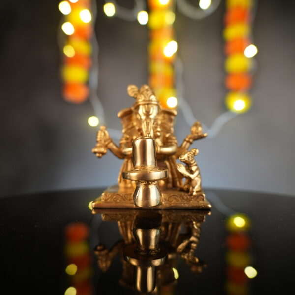 Brass Ganapati Worshipping Shivalinga 3.8 Inch KBH09936