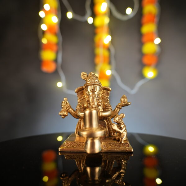 Brass Ganapati Worshipping Shivalinga 3.8 Inch KBH09936