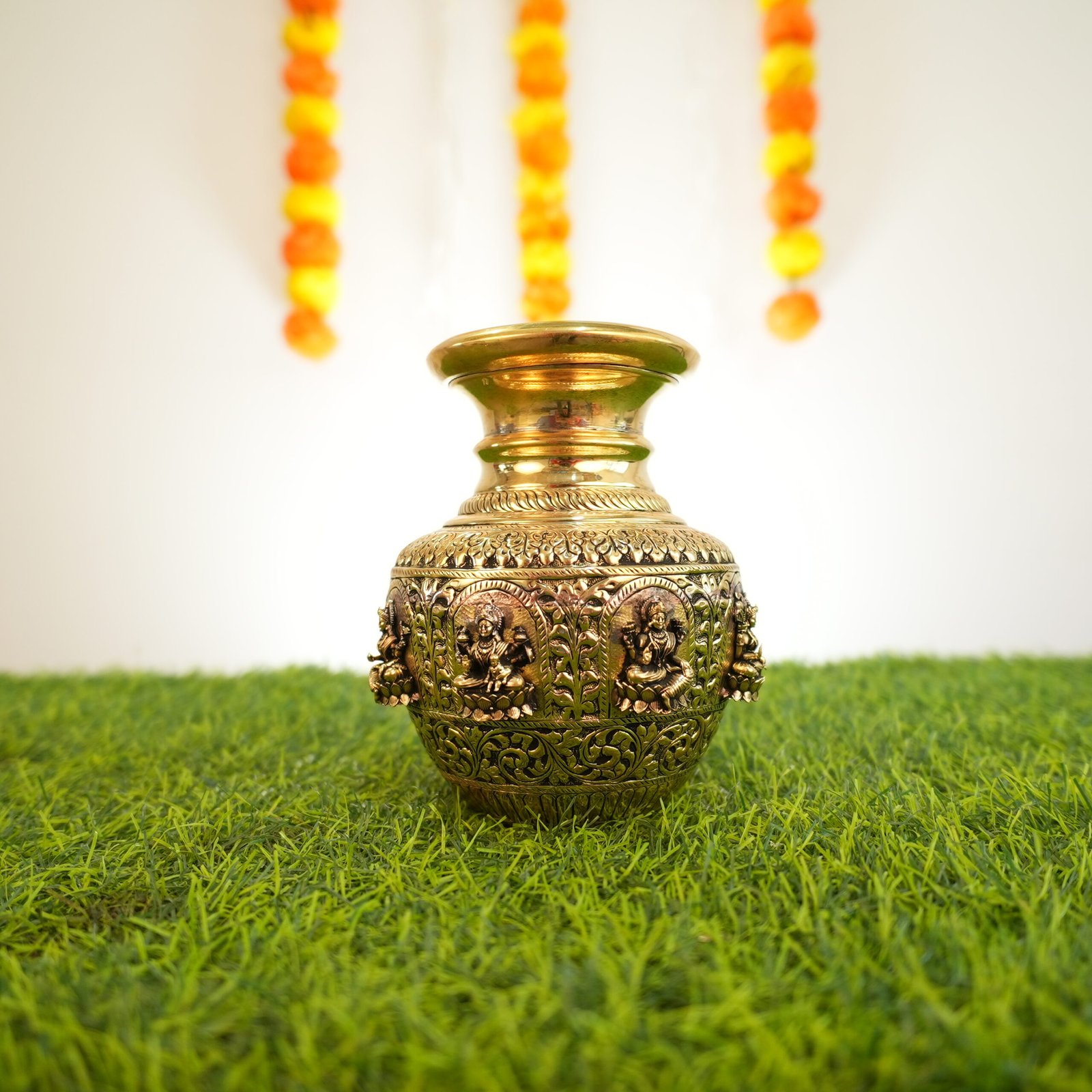 Brass lakshmi Pot 7.5 Inch KBH09982 Brass lakshmi Pot 7.5 Inch KBH09982