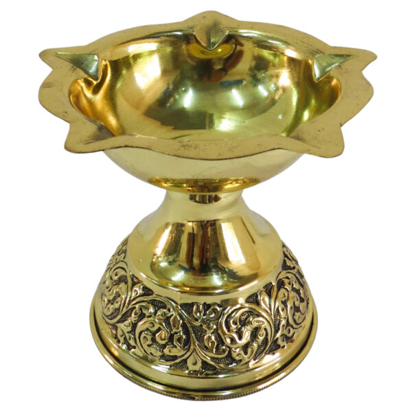 Brass Standing Diya 4.2 Inch KBH09271