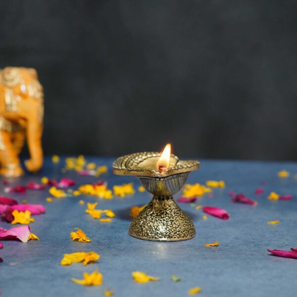 Brass Shankh Diya 1.5 Inch KBH10304