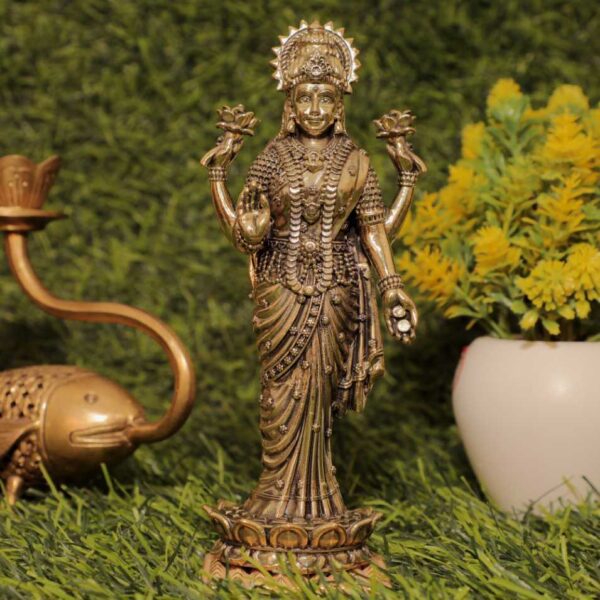 Brass Lakshmi 5.9 Inch KBH10326