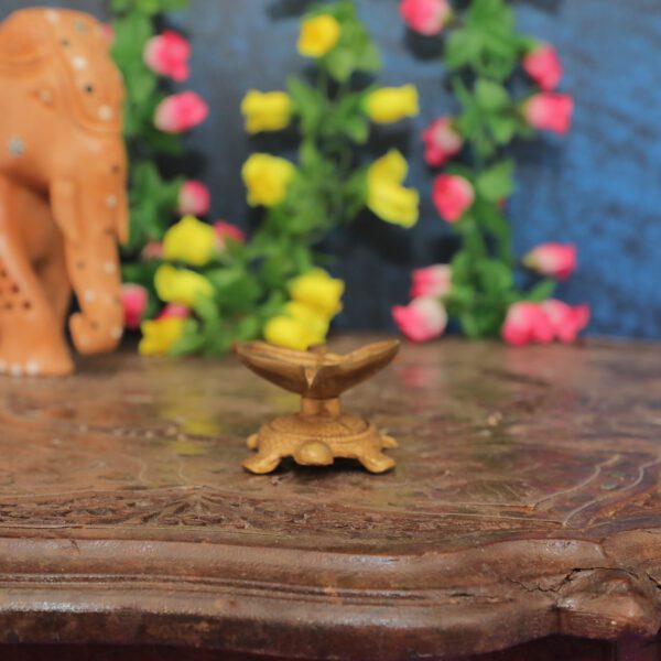 KALARAMBH Brass Tortoise Diya 1.4 Inch, 1 Pcs BH08445