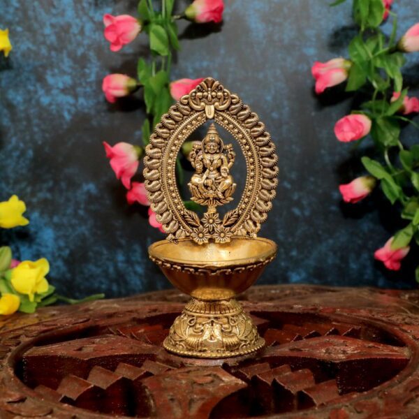 KALARAMBH Brass Lakshmi Divi 4.5 Inch, 1 Pcs BH10703