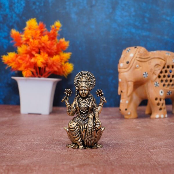 KALARAMBH Brass Lakshmi 2.5 Inch, 1 Pcs BH10862