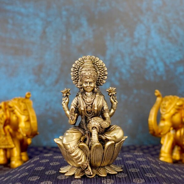 Brass lakshmi 3.8 Inch KBH10996